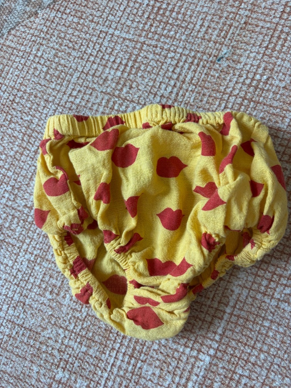 PiuPiuchick Kids Yellow Bloomers with Red Lip Print